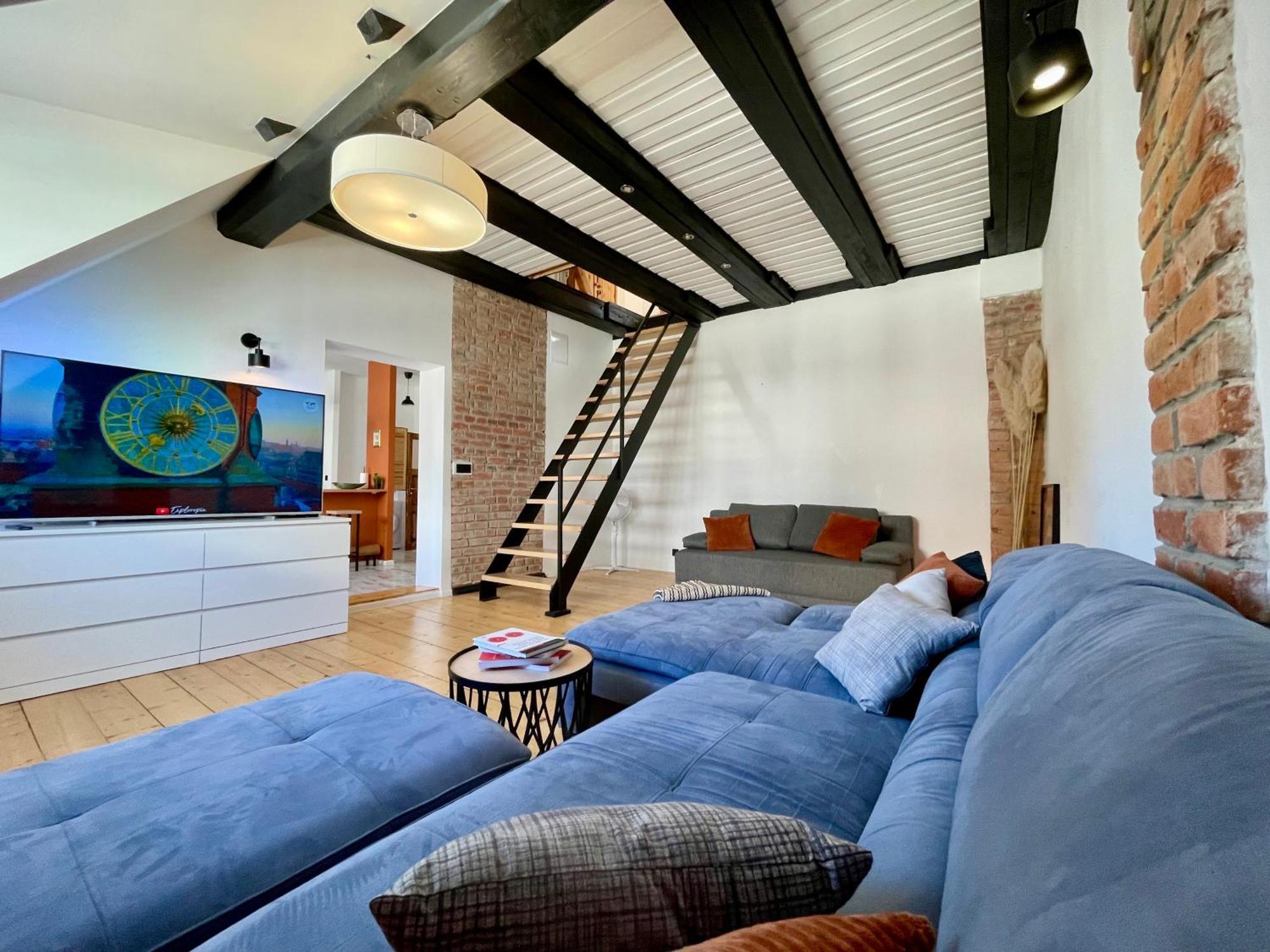 93 M2 Rynek Kino Na Dachu Self Check-in Apartment *